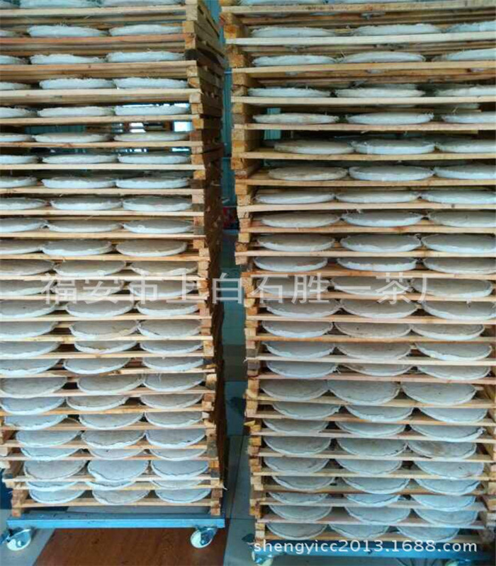 1908199818_1401369403