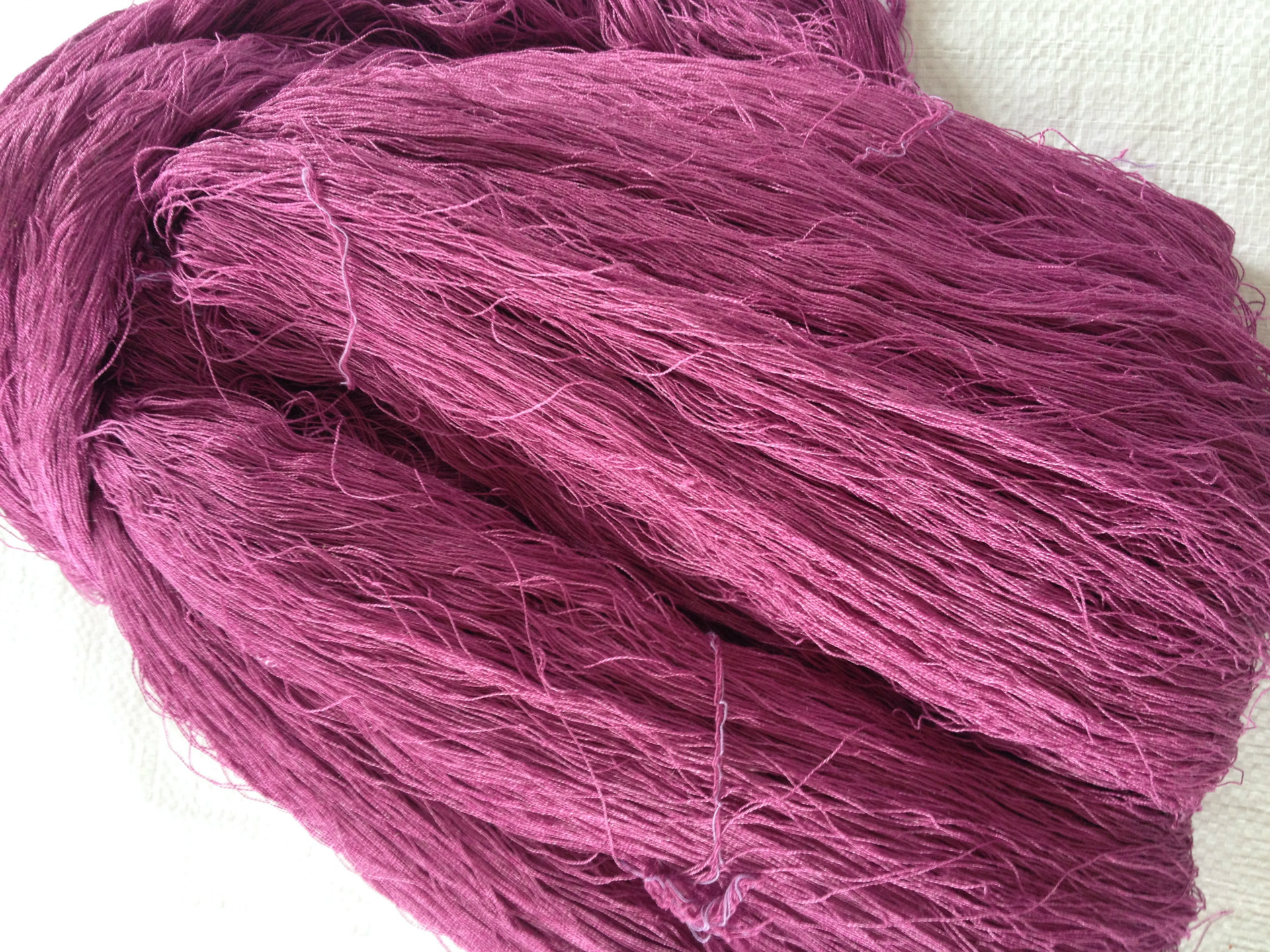 供应 本白60NM/2 30%绢丝45%粘胶25%棉 绢粘棉混纺纱