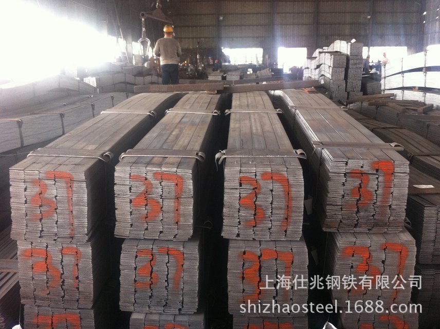 扁钢 热轧扁钢 国标扁铁 冷拉扁铁 热浸镀锌扁钢价格行情