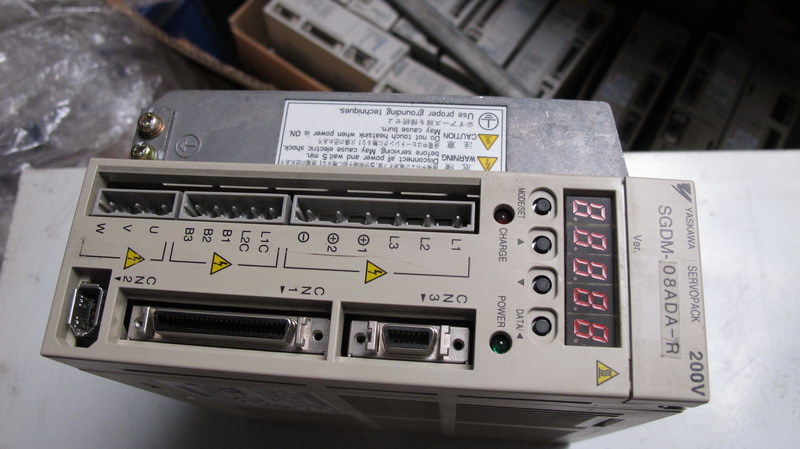 台州信达 二手安川伺服驱动器SGDM-08ADA-R