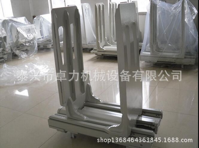 广东地区供应软包夹，旋转式软包夹，叉车属具