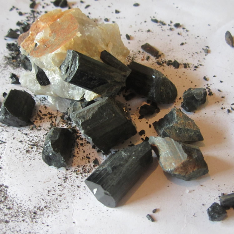 电气石 电气石粉 电气石颗粒 电气石陶瓷球 托玛琳 托玛琳粉