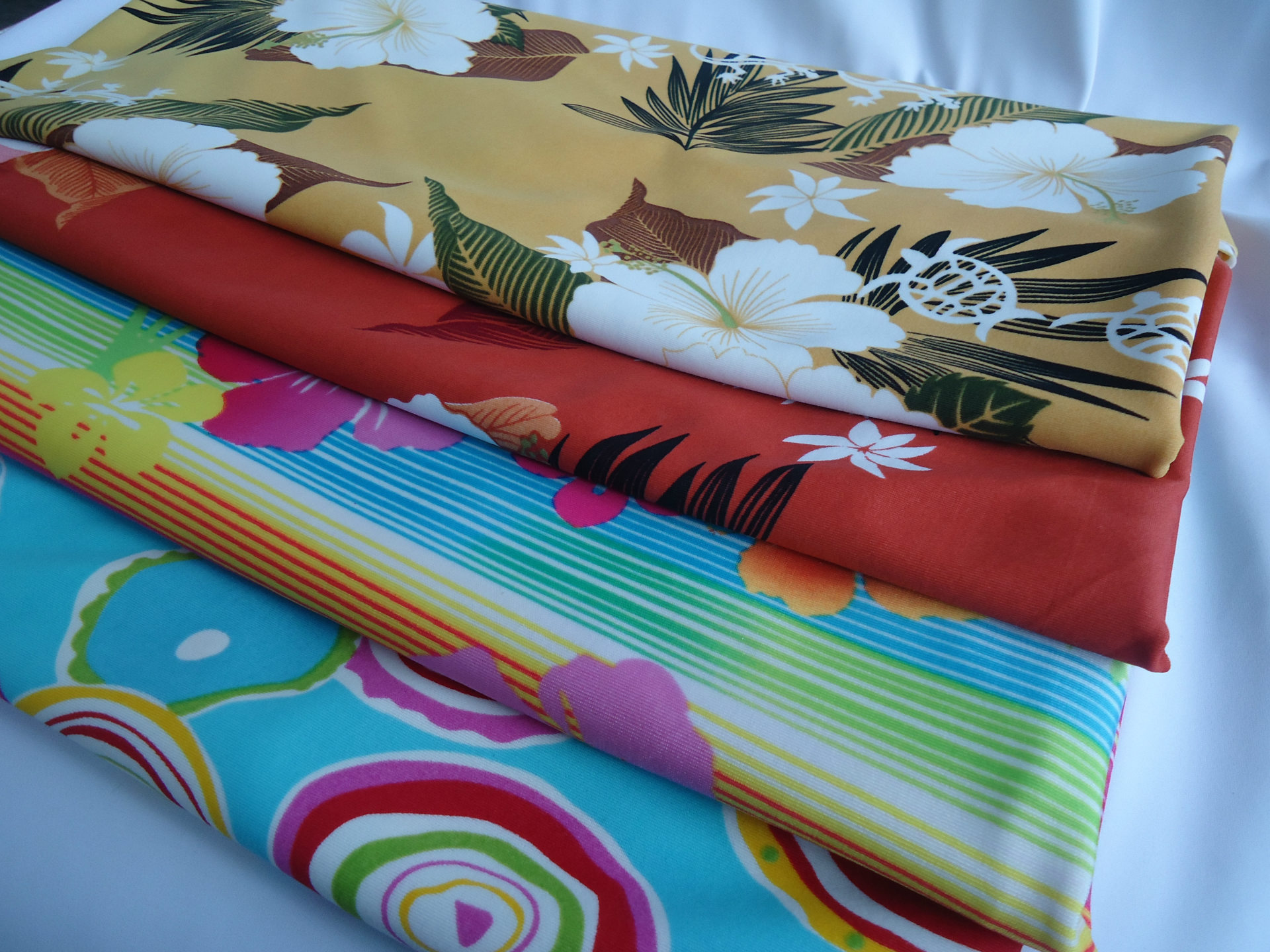 厂家直销针织经编锦纶莱卡泳装弹力布内衣打底裤尼龙弹力印花面料