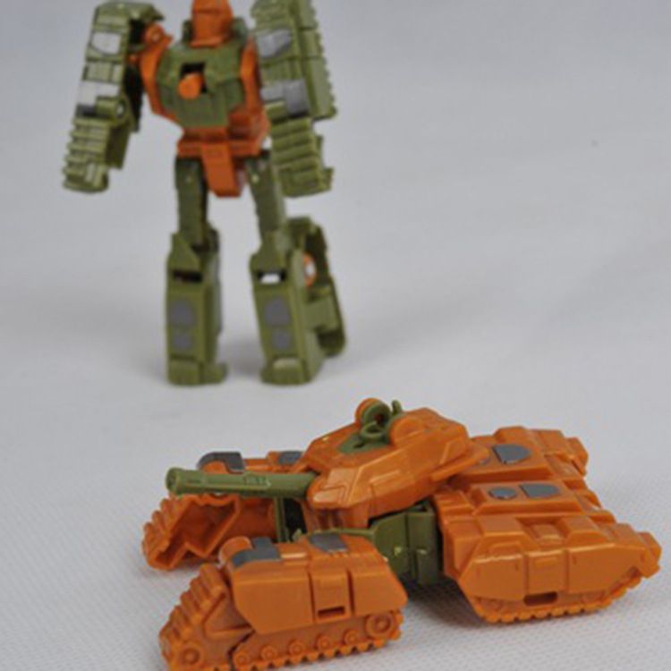 新款地摊热卖变形玩具 机器人儿童 益智迷你手动变形玩具金刚直销|ms