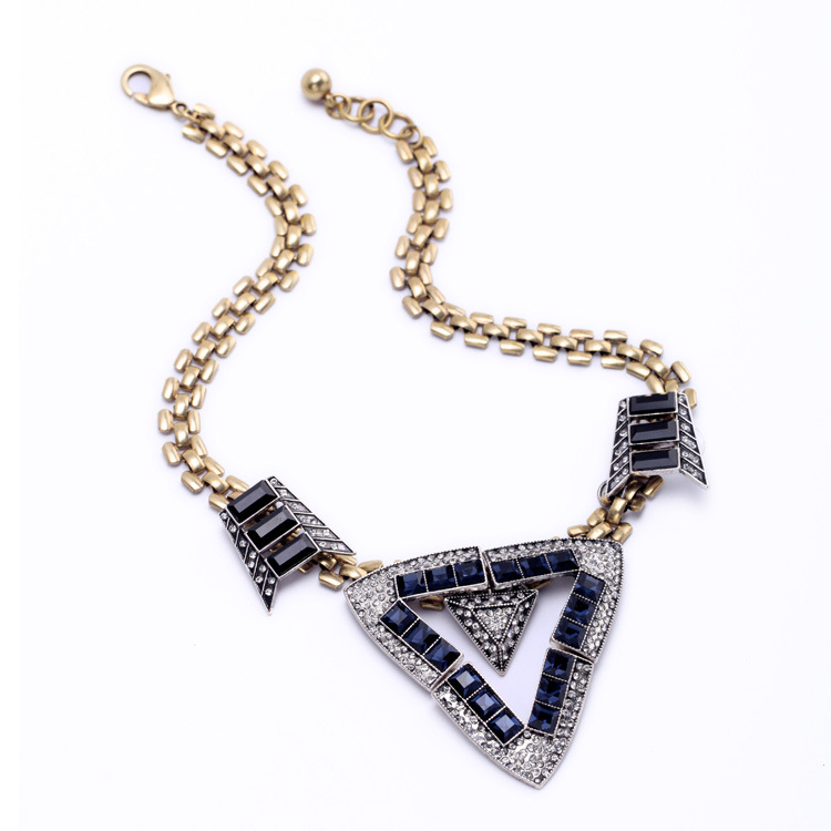 Hip-hop Clavicle Chain Street Style Triangle Necklace Sweet Cool Wind Creative Sweater Chain Wholesale Tide display picture 10