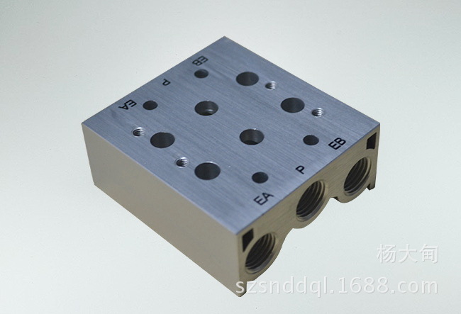 SY7120汇流板4HA3 MVSY-188 电磁阀底板 SS5Y7 底座 SMC CKD款式
