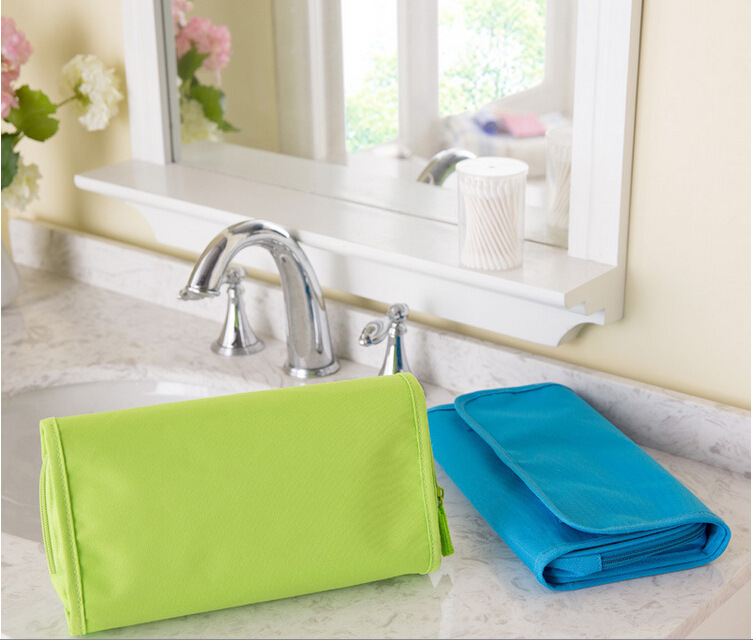 Hangable Travel Toilet Bag - Image 4