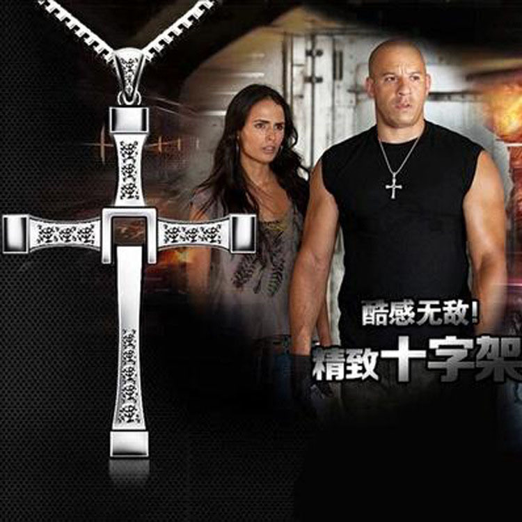 Source factory wholesale European and American wind titanium steel cross necklace speed passion retro personality Tide men's and women's pendants