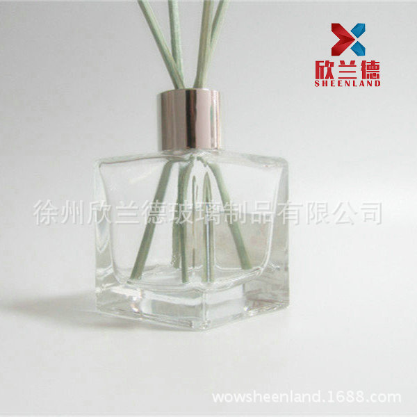方形螺口玻璃香薰瓶 优质玻璃厚底香薰玻璃瓶 50ML、75ML