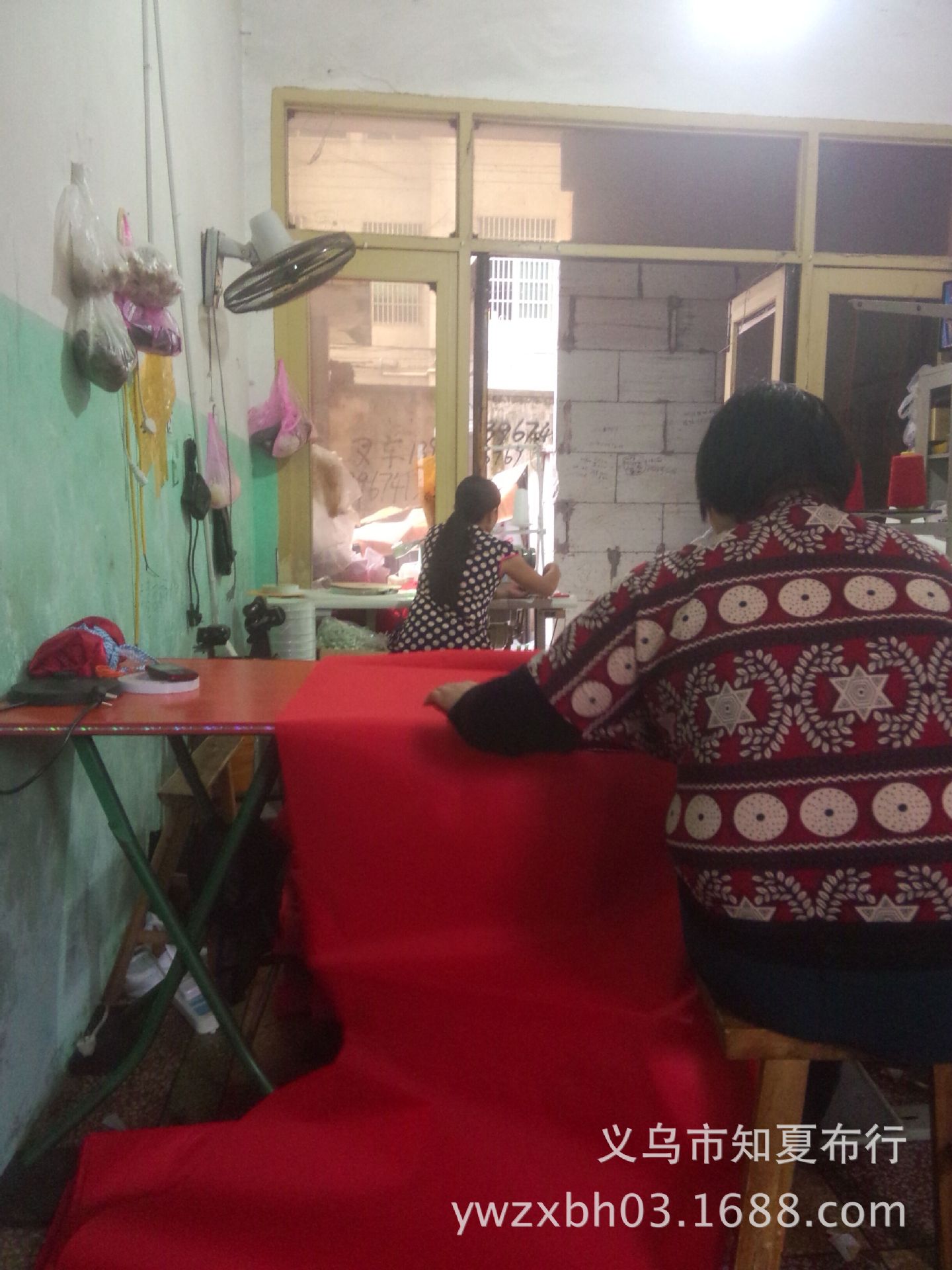 辅料厂生产照片