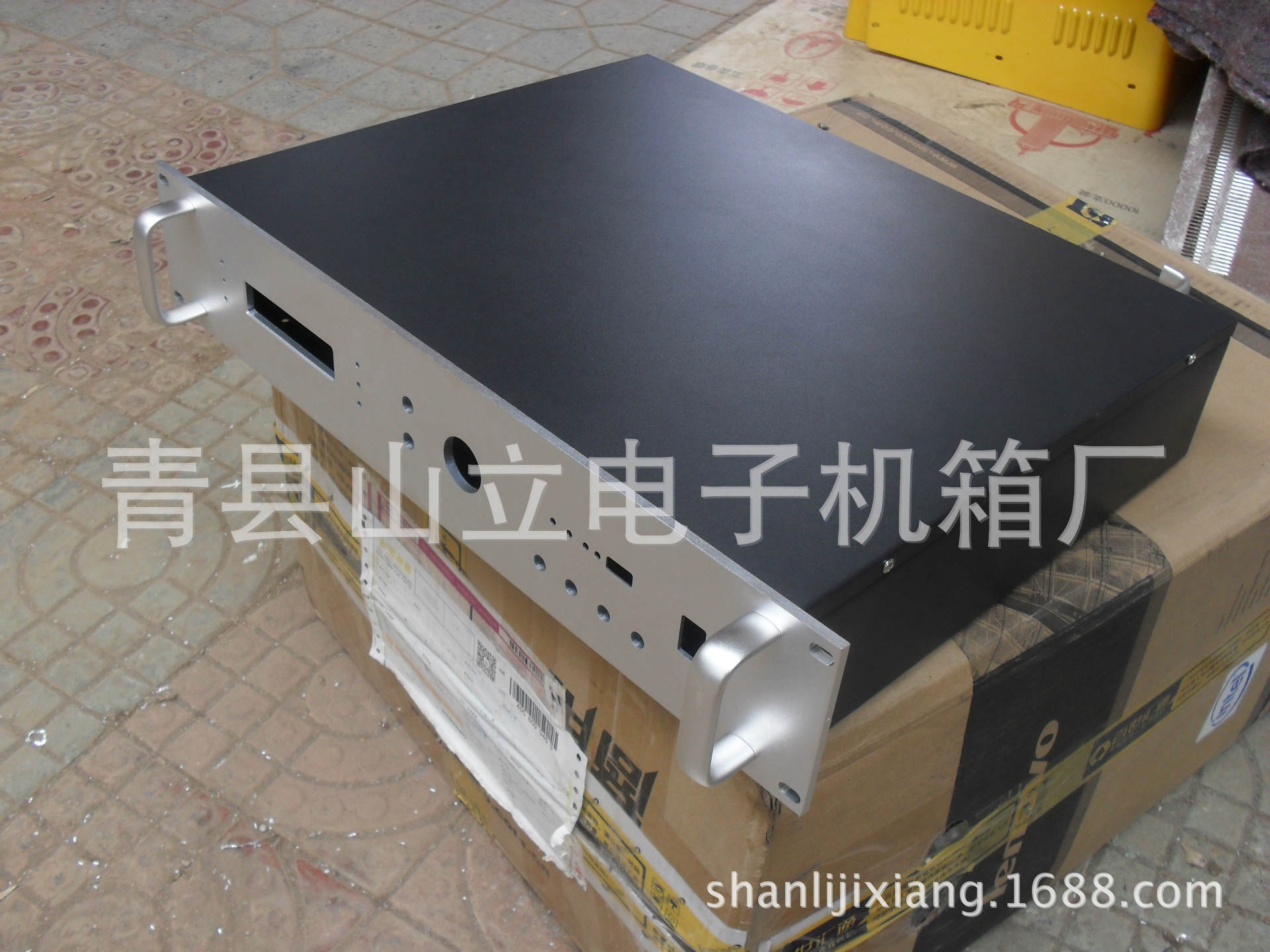 提供智能控制器u箱，1U,2U.3U.4U全铝工控服务器机箱外壳