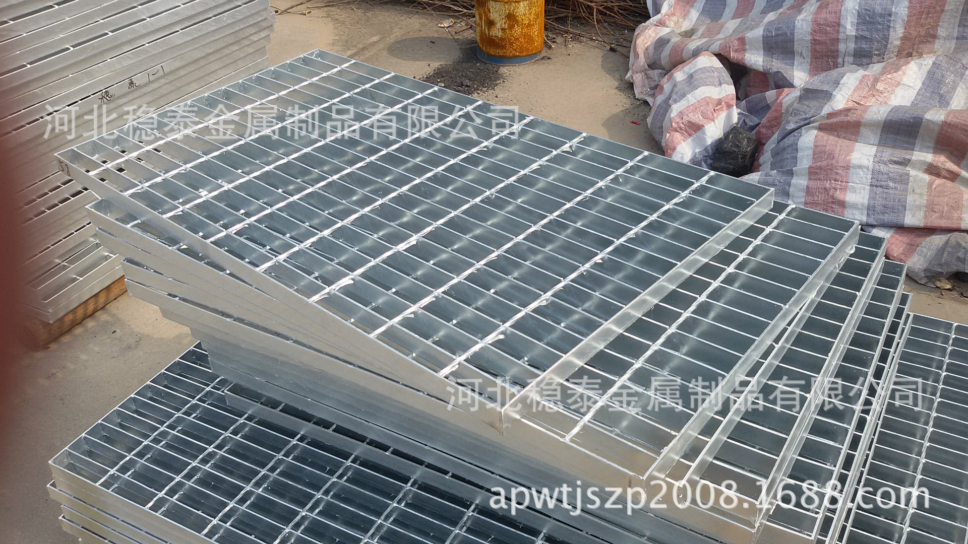 生产供应405/30/50W热镀锌处理钢格栅板