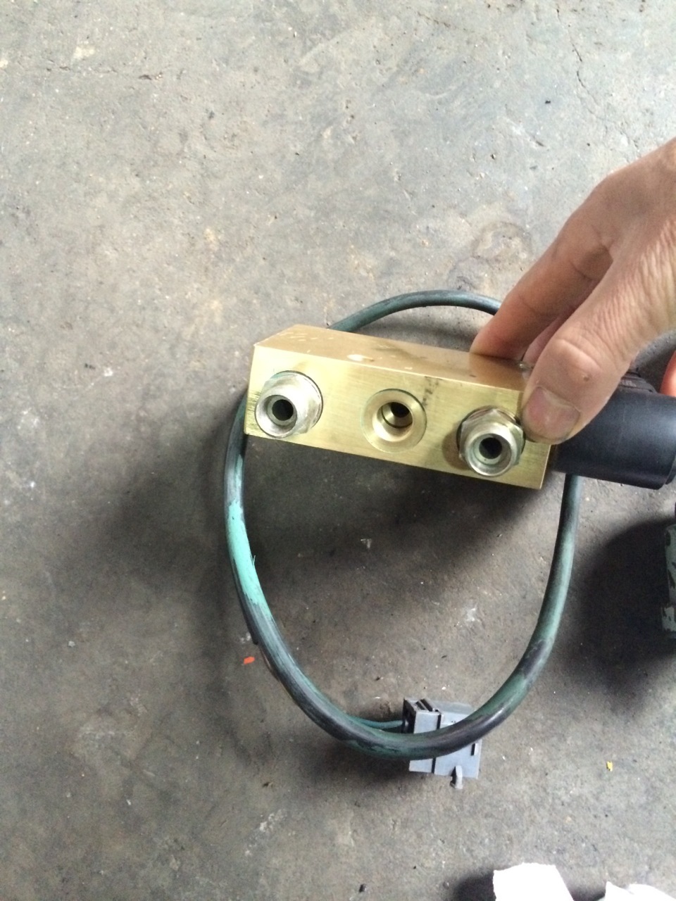 供应沃尔沃柴油发电机组断油电磁阀3828983