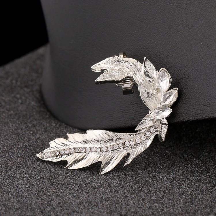 Creative Diamond Leaf Ear Clip Ear Bone Clip display picture 4