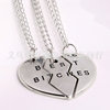 Broken Heart Best Friends Good Friends Girlfriend Two Pets and Three -petal Pendant Couple Necklace