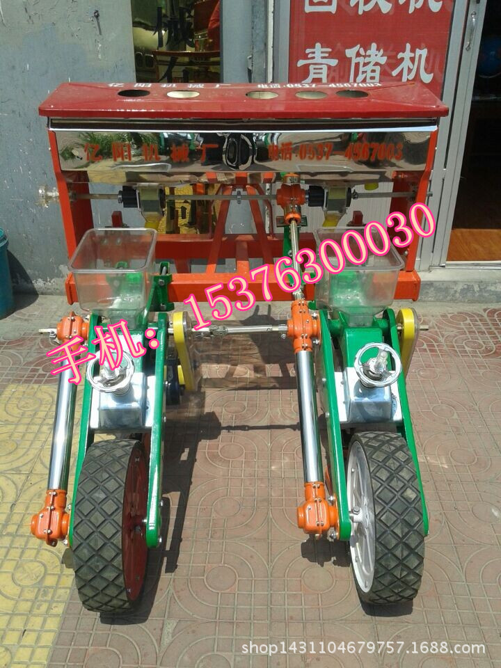 新款播种机操作视频，4行播种机价格