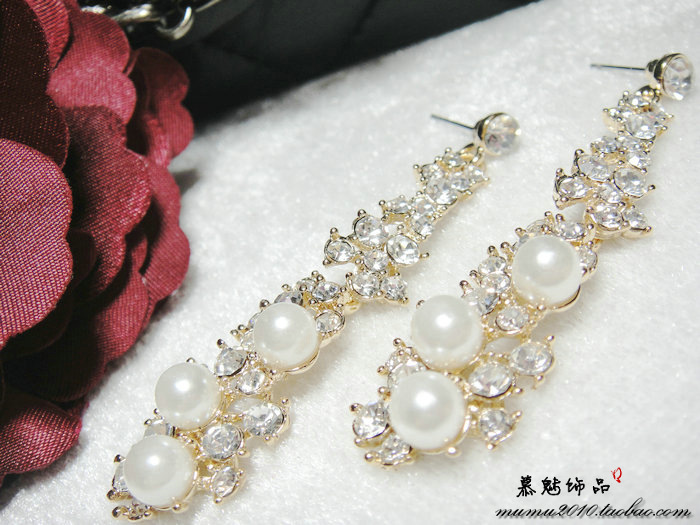 Earrings Sparkling Fringed Pearl Long Earrings display picture 1