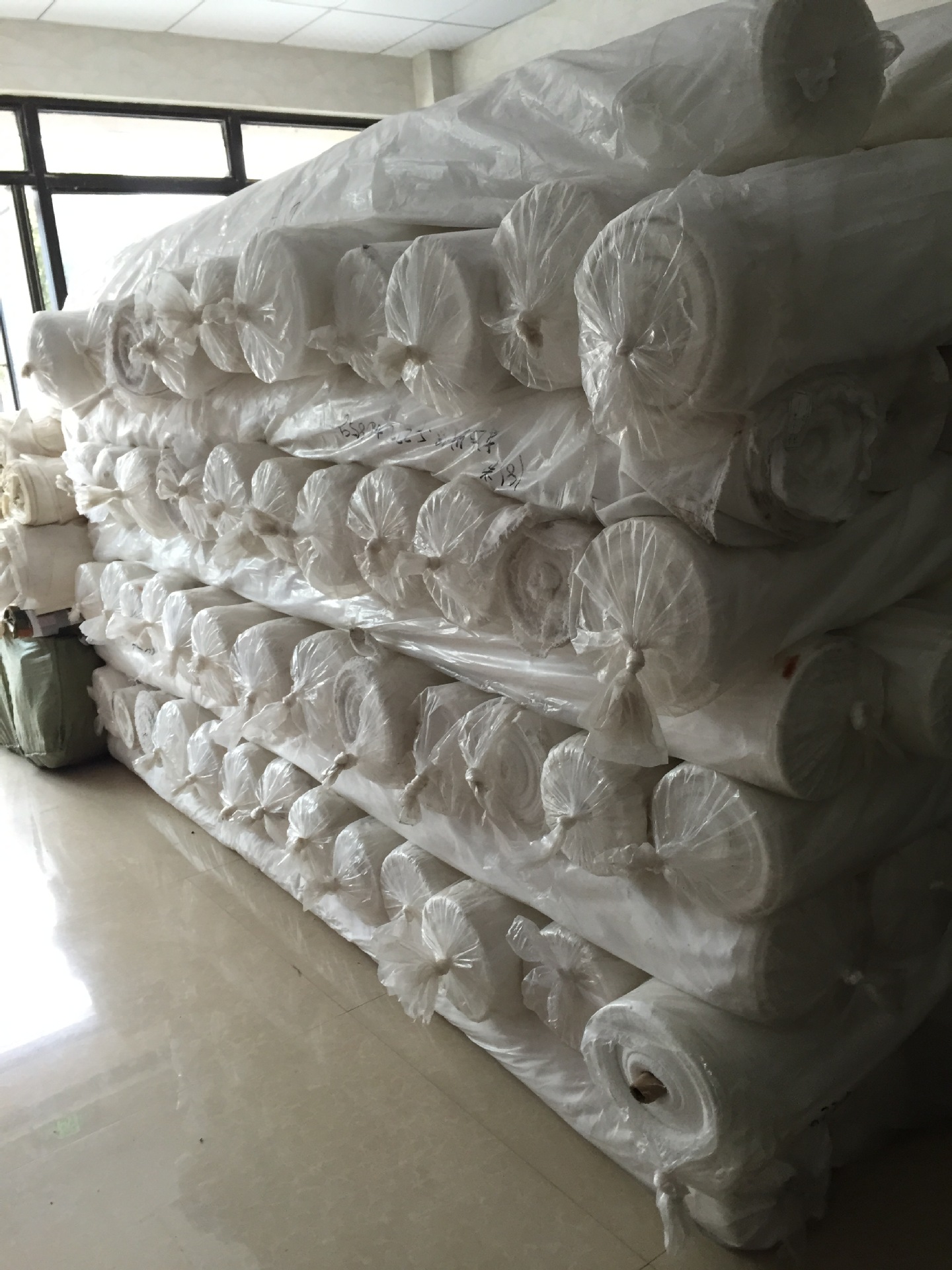 厂家直销  全涤宽幅家纺磨毛布 高F手感好的磨毛布 白色 本白