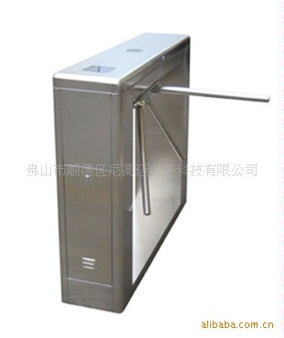 尼高迈桥式圆角三棍闸,地铁通道三杆挡闸机,佛山IC感应卡三辊闸