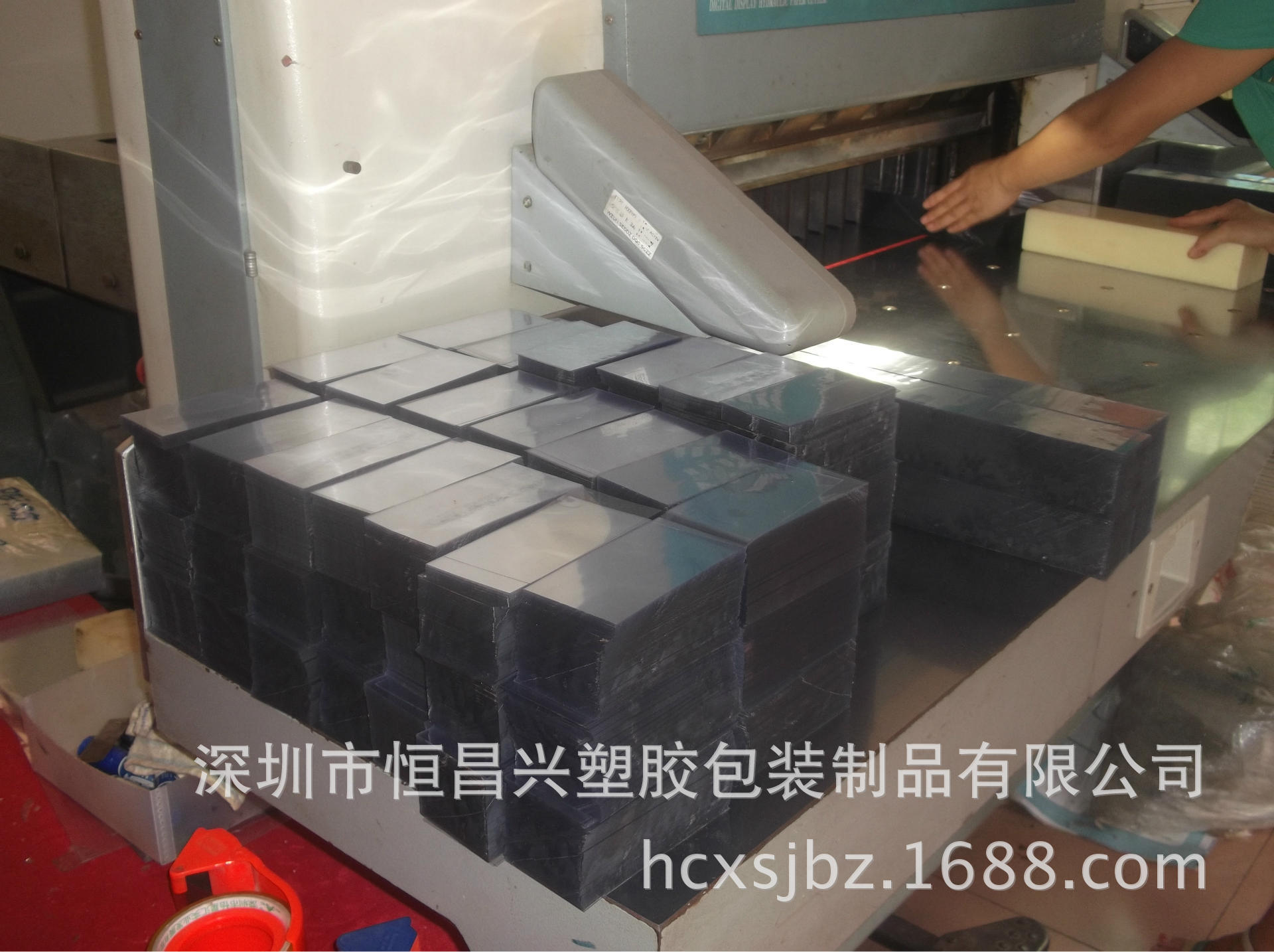 厂家定制各尺寸PET胶片PVC透明胶片印刷胶片耐高温胶片窗口塑料片