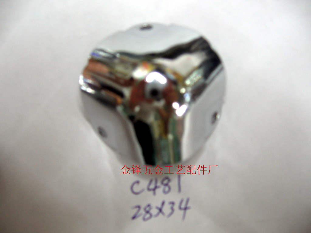 厂家批发新款金属铝箱配件护角欢迎新老客户来样品订做新款护角