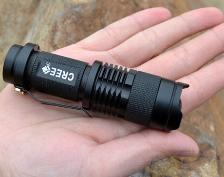 Đèn pin LED zoom đèn pin mini ngoài trời ánh sáng đèn pin nhôm SK68 Đèn pin