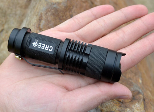 Đèn pin LED zoom đèn pin mini ngoài trời ánh sáng đèn pin nhôm SK68 Đèn pin
