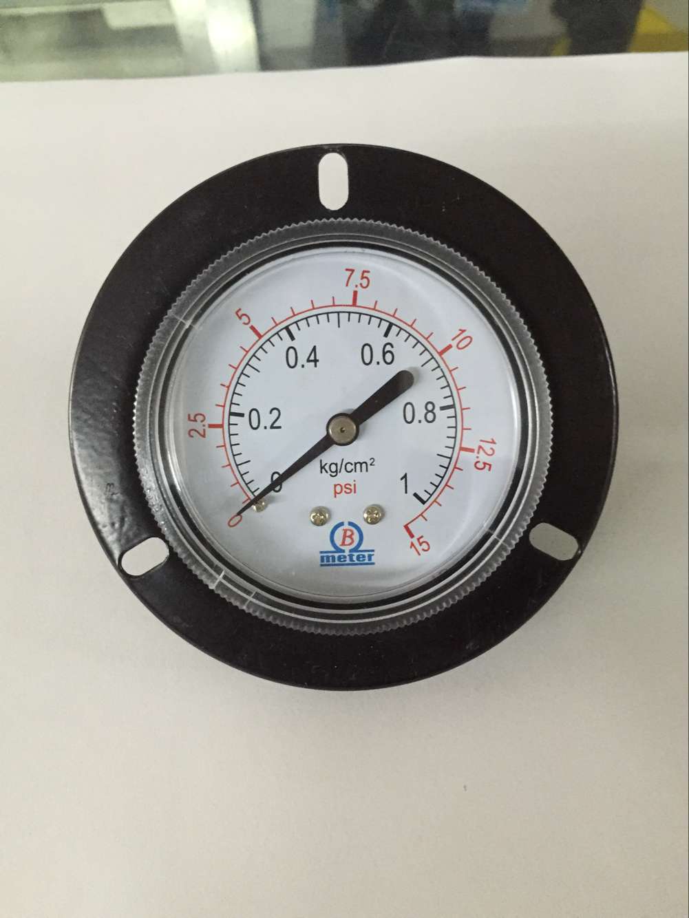 B牌 轴向带边压力表/气压表 Y60ZT 1/2螺纹 1 2 5 7 10 15 25KG