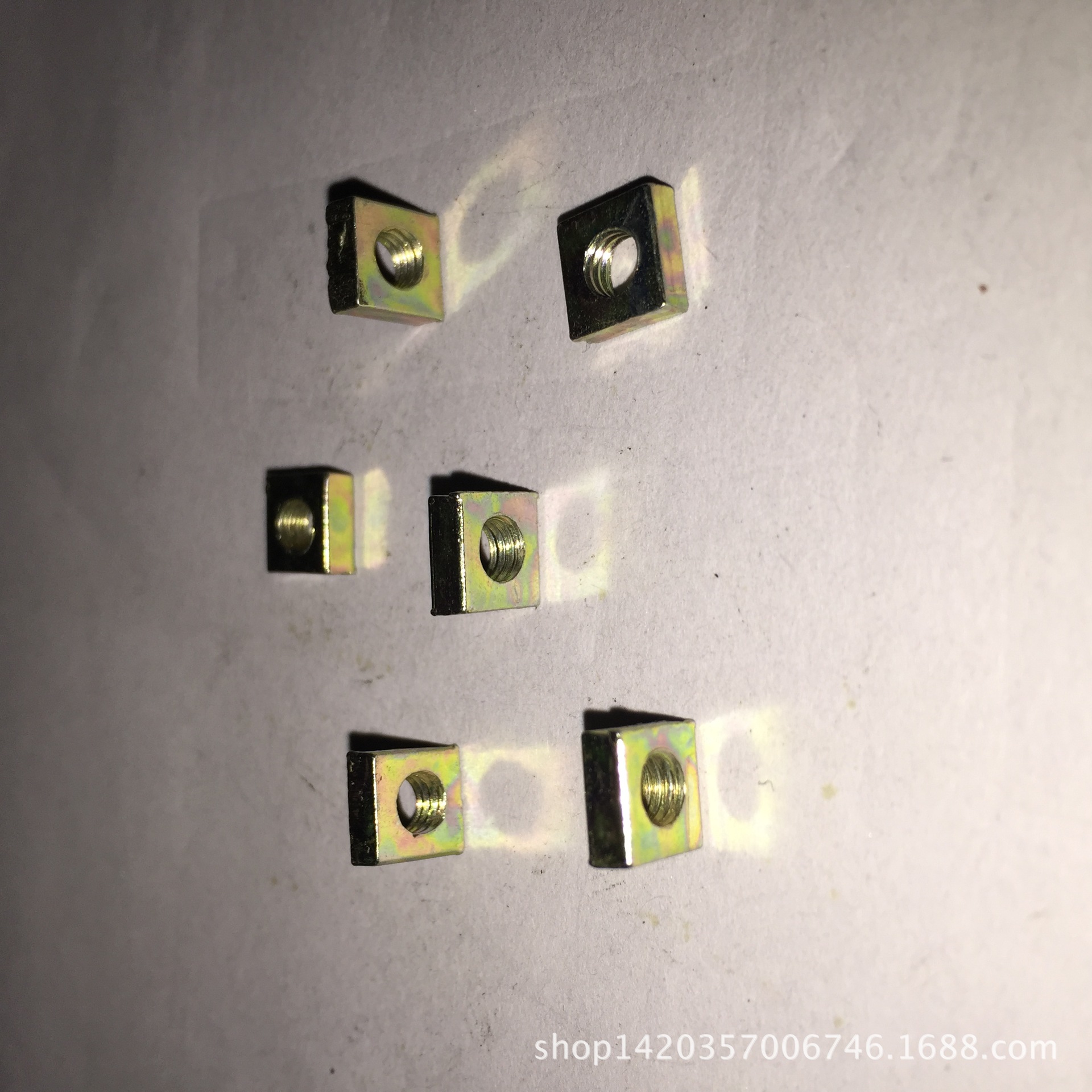 温州盈祥现货批发冲压方螺母，冷锻四方螺母，规格齐全，价格实惠