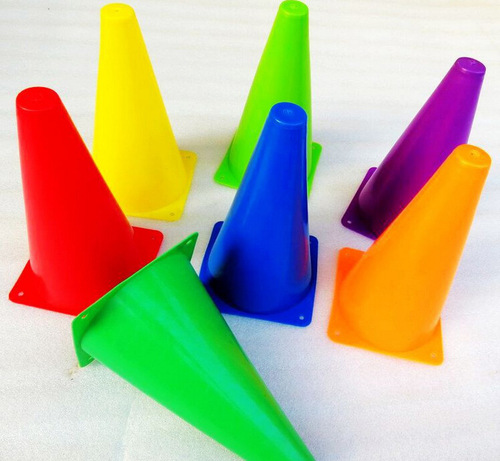 Manufacturer supplies 23CM triangular cone, sign cone, sign tube, marker, obstacle, plastic road cone