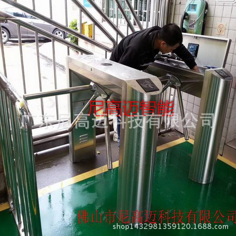 石湾幼儿园门禁椭圆三棍闸-IC卡感应桥式人行道闸-三辊闸现货供应