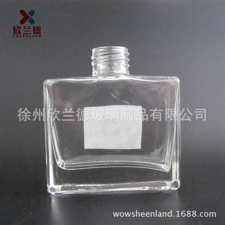 100ML螺口 方形玻璃香薰瓶 高白料香薰瓶