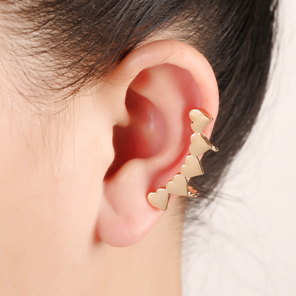 Simple U-shaped Heart-shaped Ear Bone Clip display picture 10