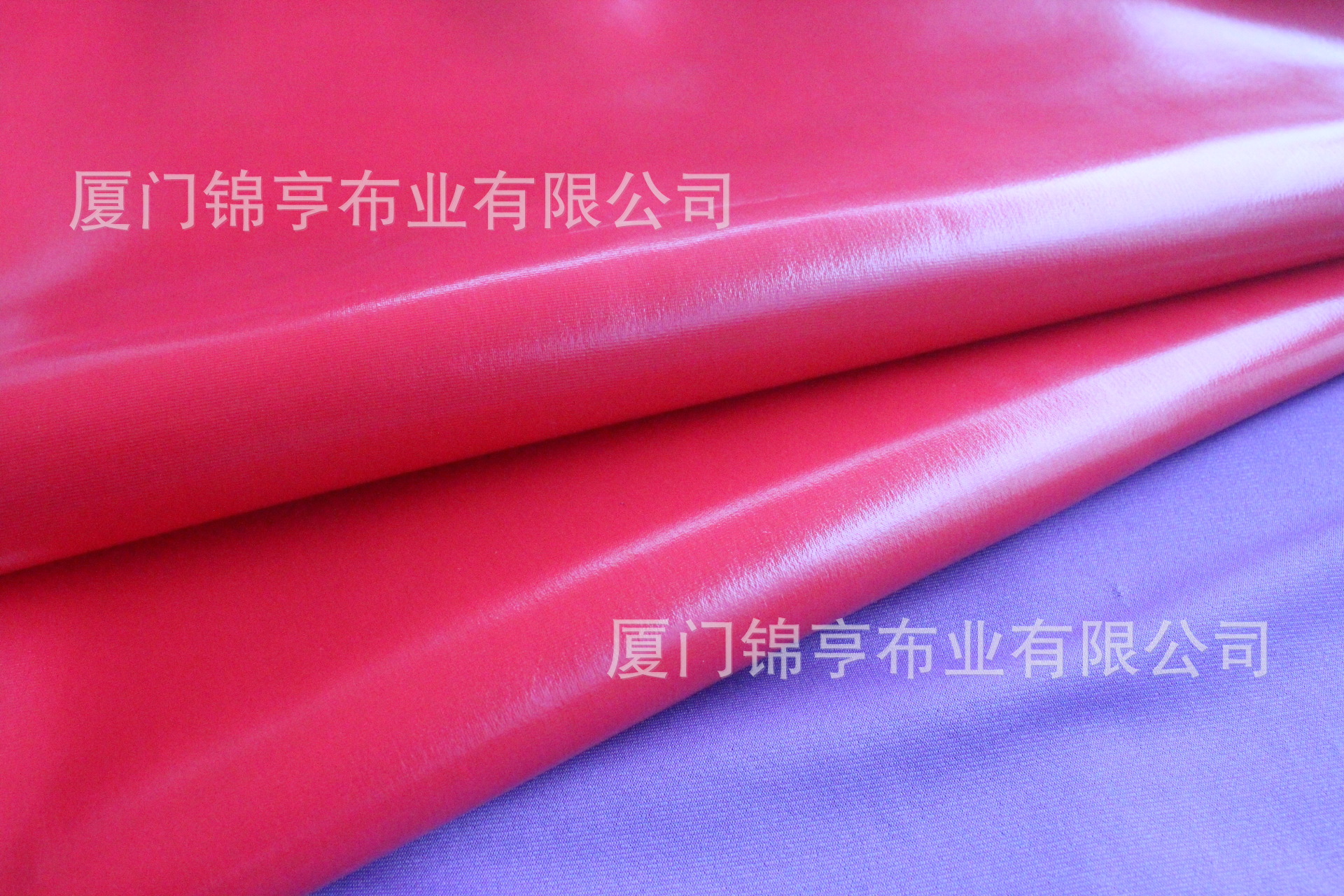 现货供应多色压光压贴膜弹力布、莱卡布——箱包，裤子等多用途