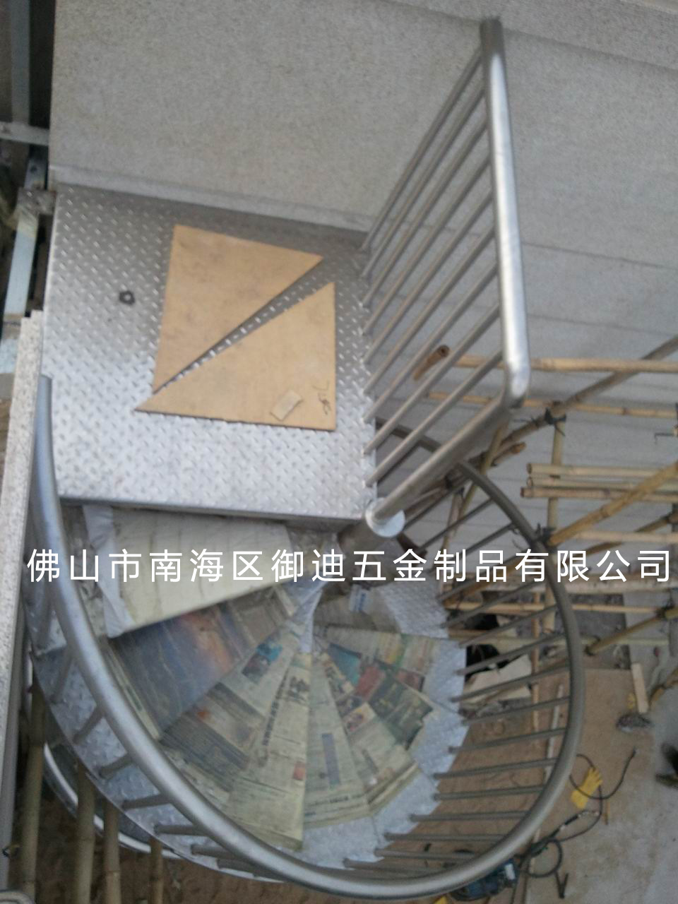 不銹鋼室外旋轉梯7