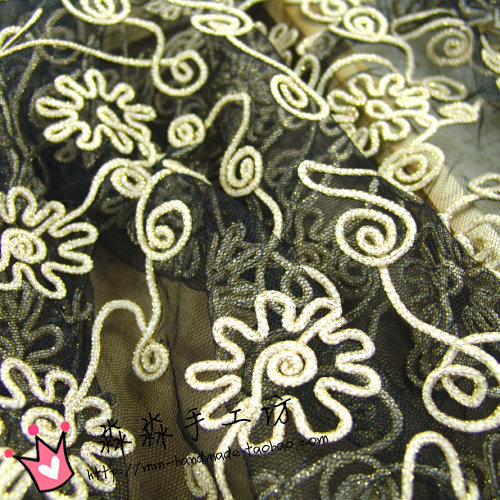 供应服装纺织布涤棉混纺盘花 黑色网纱底金闪点棉线立体花蕾丝