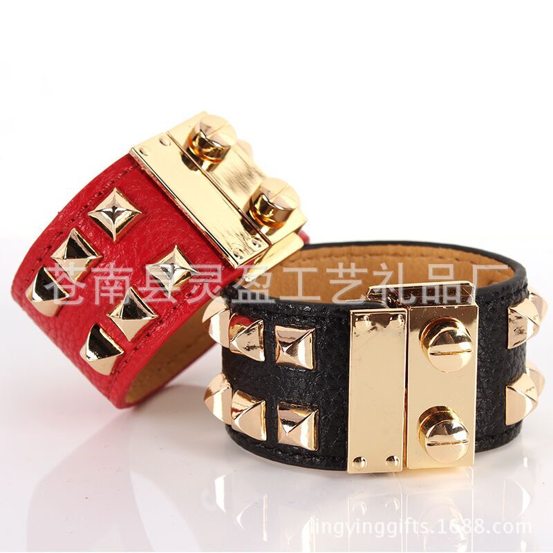 Personalized punk style magazine same style genuine leather metal wide bracelet strap BV motorcycle rivet bracelet bracelet