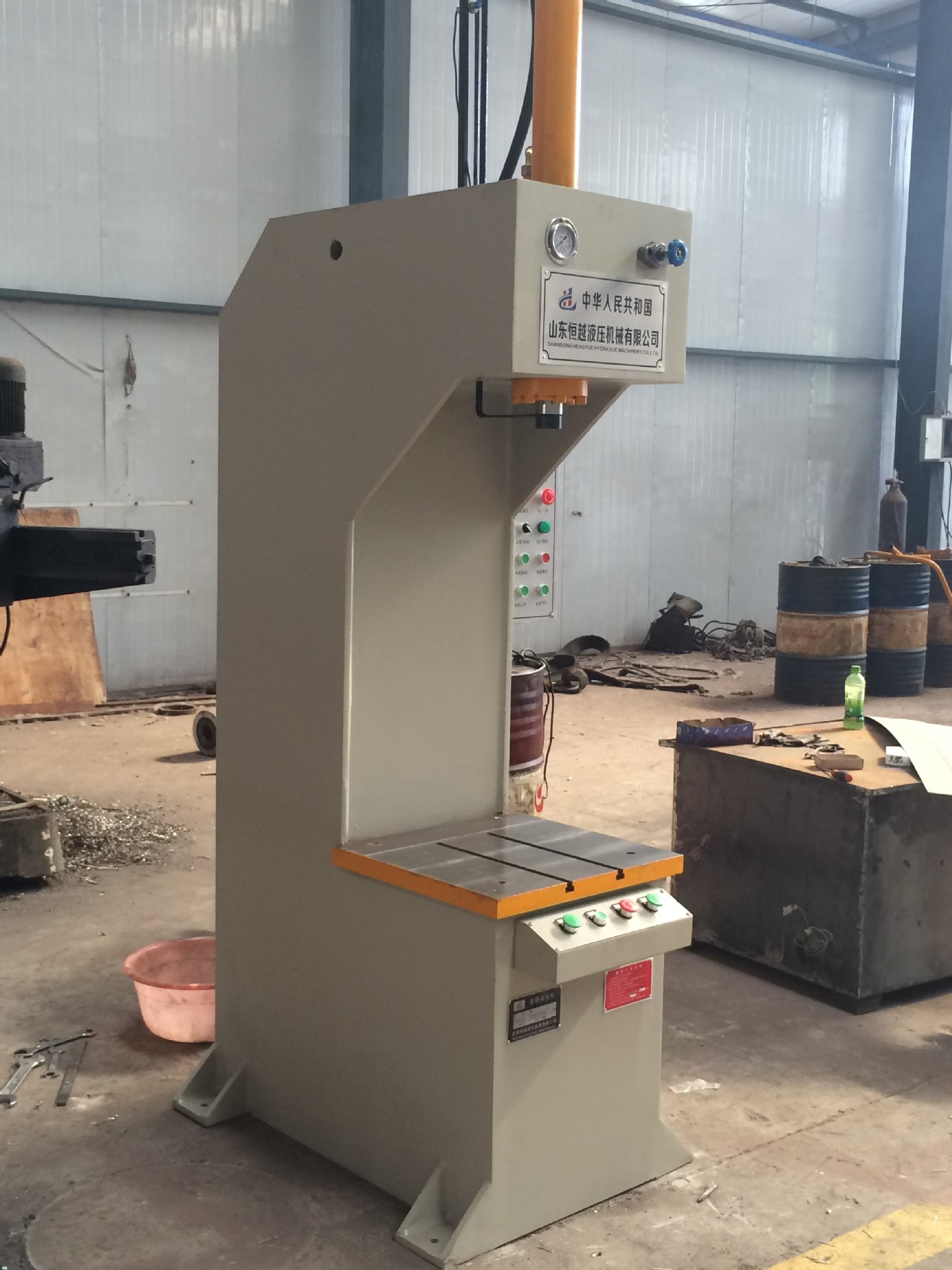 厂家专业定制油压机  15T单臂液压机 小型单柱液压机