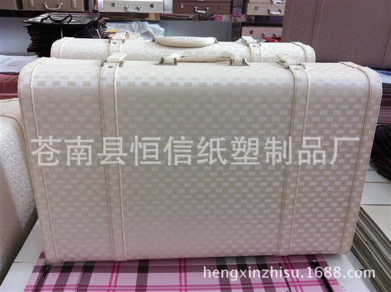 床上用品高档皮箱 被子蚕丝被包装 高档被子羽绒被包装箱