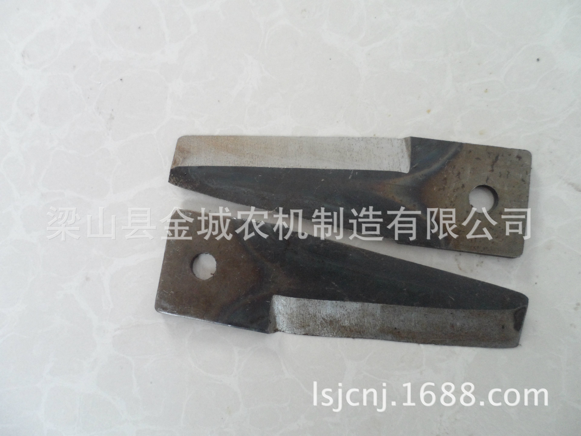 洋马收割机用秸秆还田机粉碎刀片，采用65锰材料高频淬火心部调zh