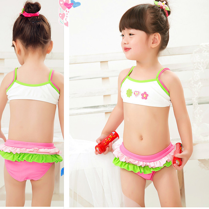 Children's split swimwear for early age for swimming