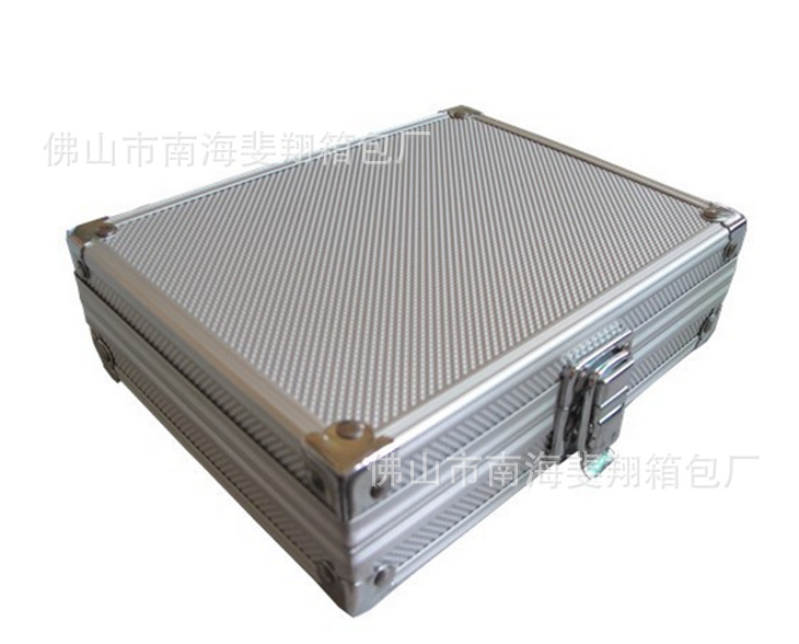 供应各式铝合金箱子 礼品箱 珠宝首饰箱 手表展示箱 厂家直销