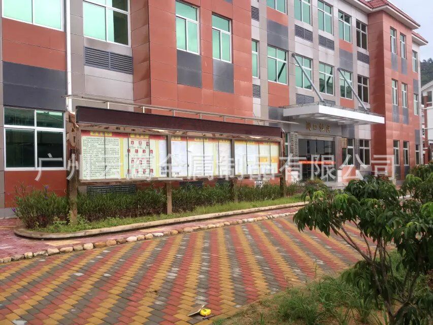 广州厂家专业生产不锈钢灯箱  烤漆灯箱  小区户外宣传栏报价