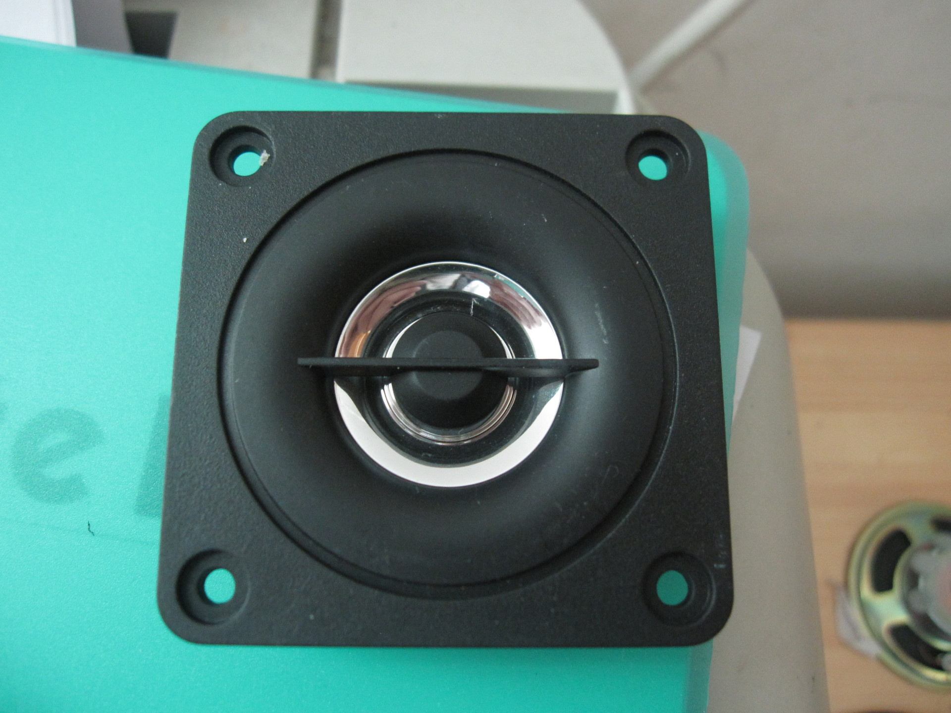 56*56黑色塑料面板正方形4-8欧姆内外磁高音喇叭