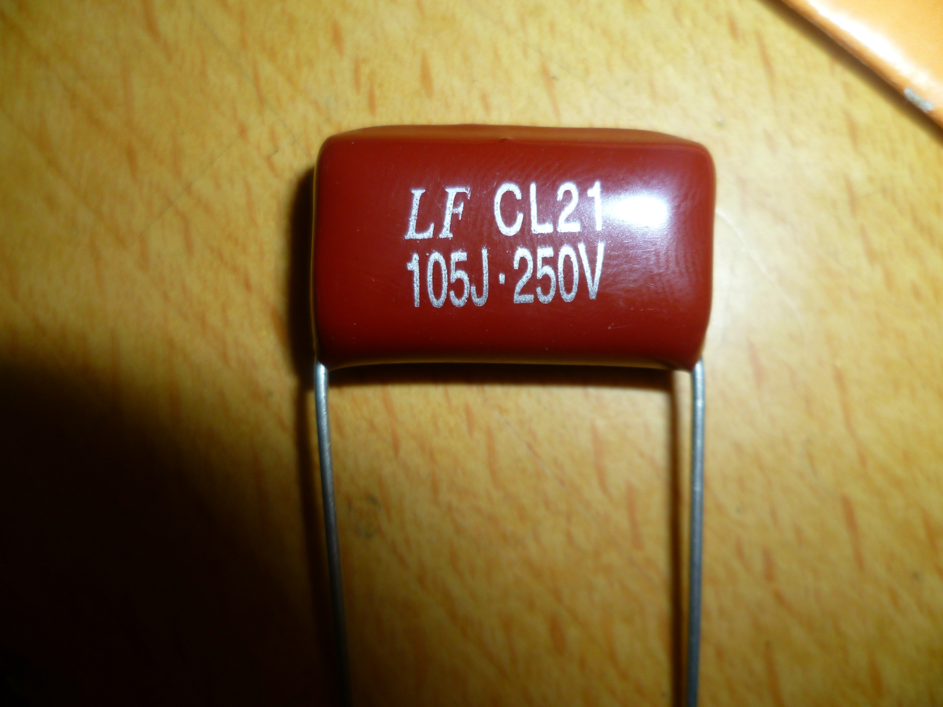 专业LED电源驱动家用电器用金属膜电容CBB22 250V105J P20