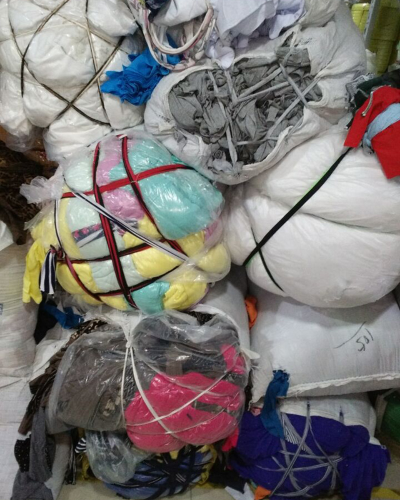 大量批发供应各种碎布、抹油擦机布、杂色刀片布、布碎去油吸油