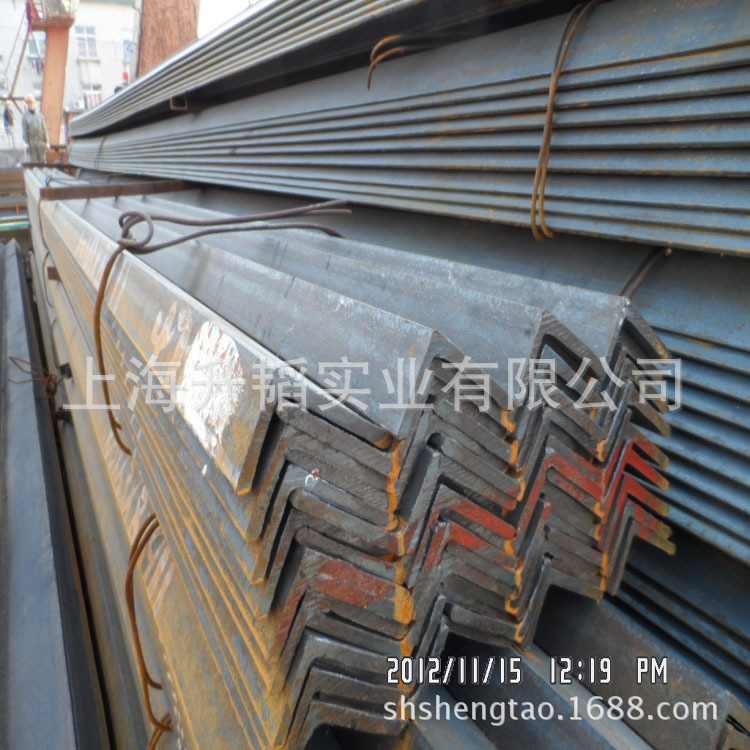 现货供应180*110*10不等边角钢规格90*56*8优质角钢100*63*8