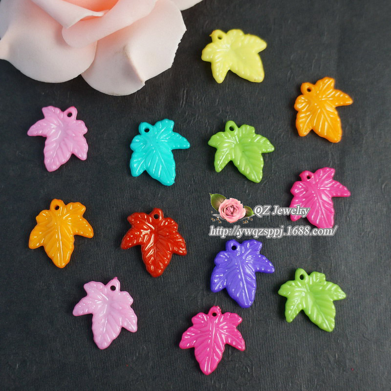 DIY children's jewelry accessories: acrylic leaves, hanging holes, simulated plastic leaves, small maple leaves detail image 3