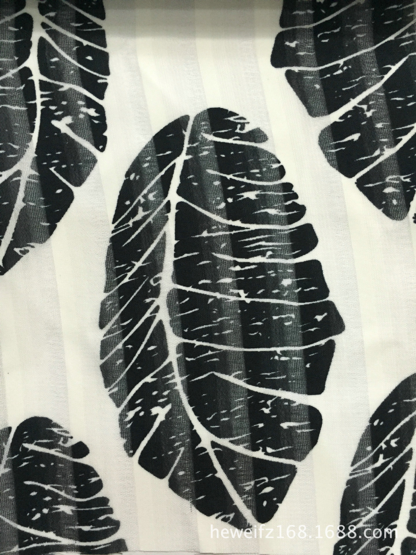 厂价直销 F8161现货供应美人条印花时尚服装涤纶窗帘裙子影条面料