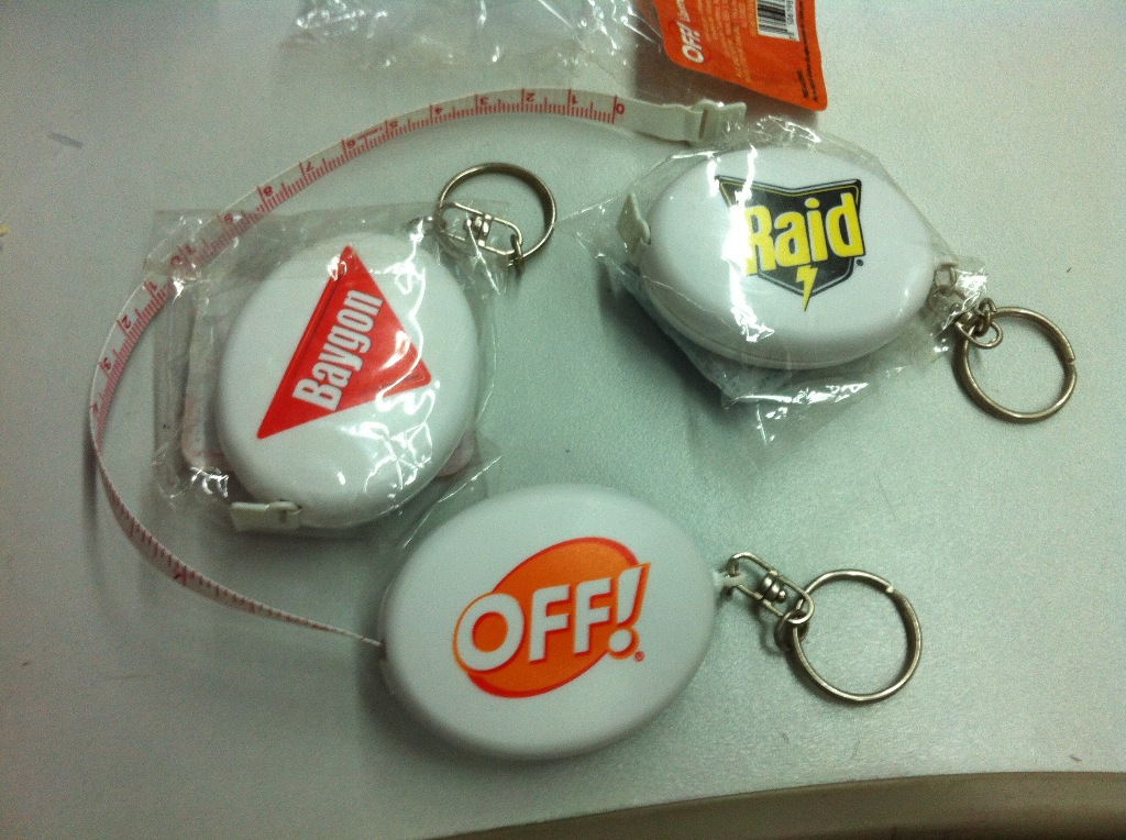 厂家直销得力糖果色钥匙扣卷尺 椭圆形皮尺 布尺 可定制LOGO